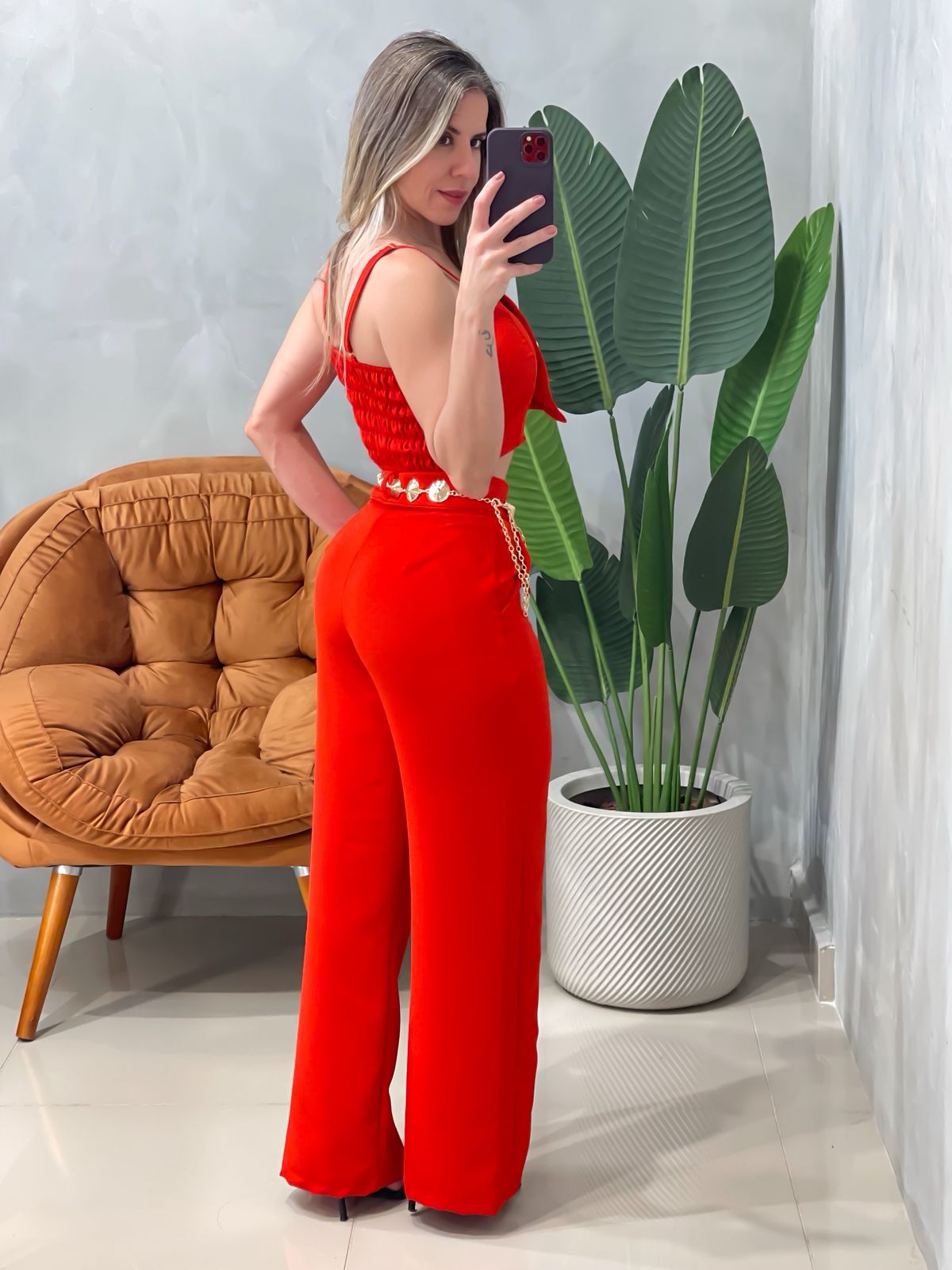 Conjunto em Alfaiataria Calça Pantalona e Cropped Bianca