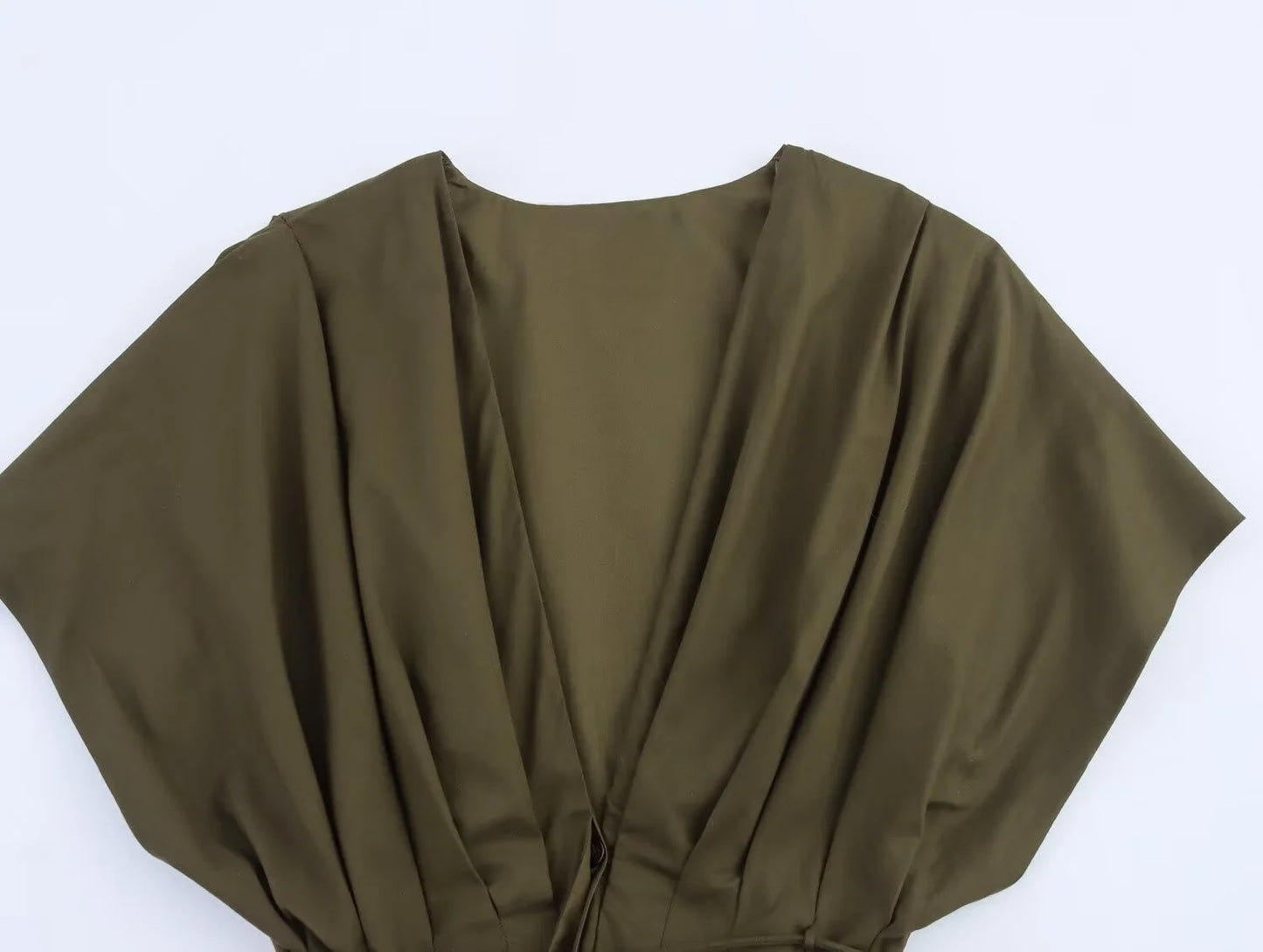 Vestido feminino lançamento  2025, com pregas, ombro caído, manga curta e comprimento midi/longo