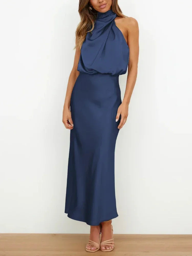 Vestido Feminino Midi Acetinado com Modelagem Acinturada Gola Alta e Detalhe Drapeado Elegante