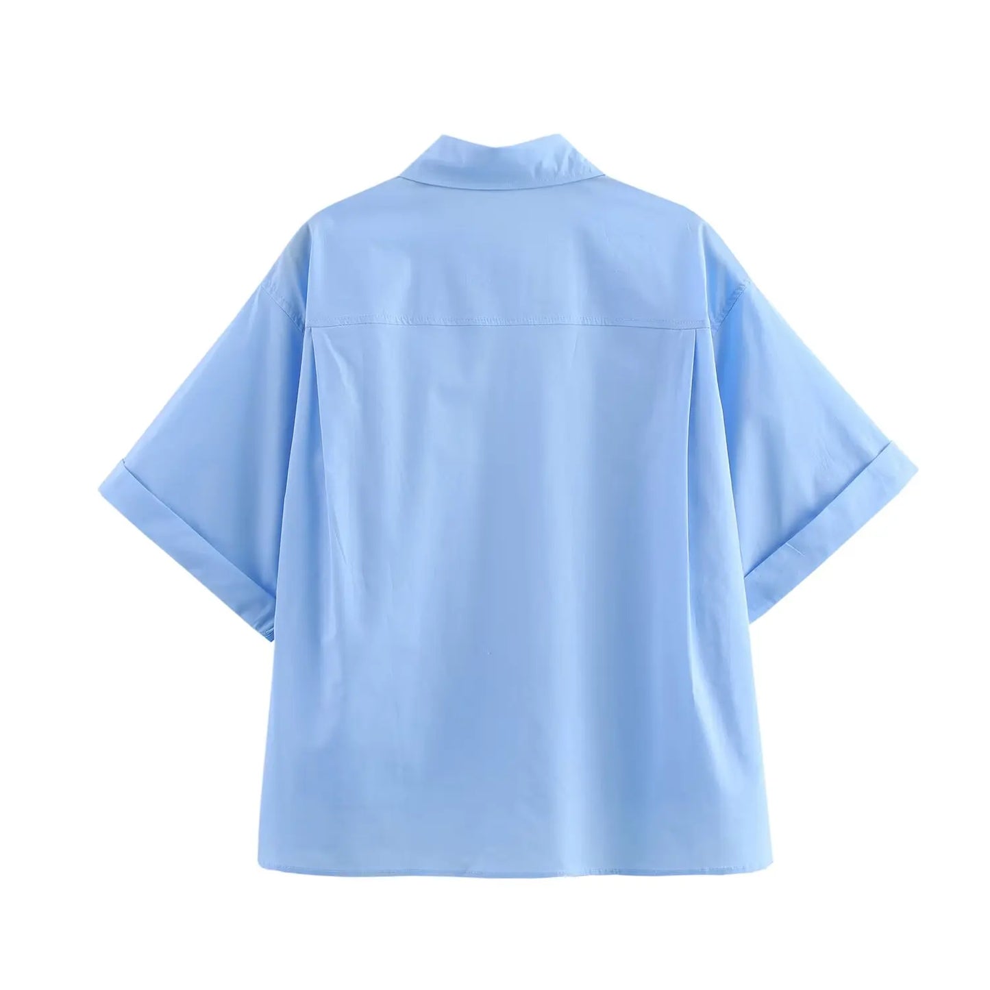 Camisa BSK&amp;TRAF com lapela, bolso único, manga curta, simples, abotoada, modelo casual versátil, corte solto e levemente slim, para o verão 2025.