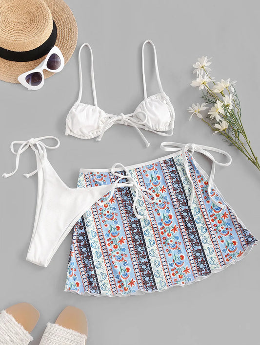 Biquíni boho de três peças, com estampa floral/paisley em tecido canelado, modelo de tiras (string)