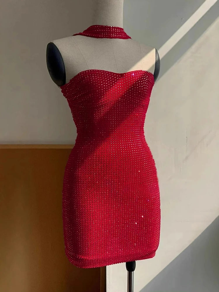 Vestido feminino fashion em tom damasco