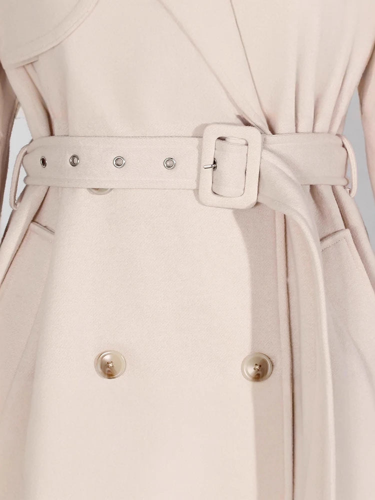 Casaco feminino em fleece apricot, com lapela e capuz,