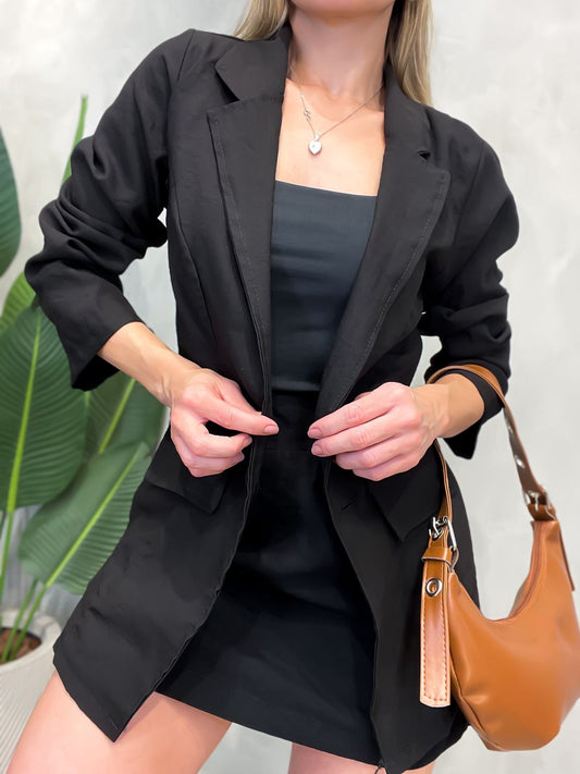 Conjunto em Alfaiataria Sensoriale Blazer e Shorts Saia Felicia