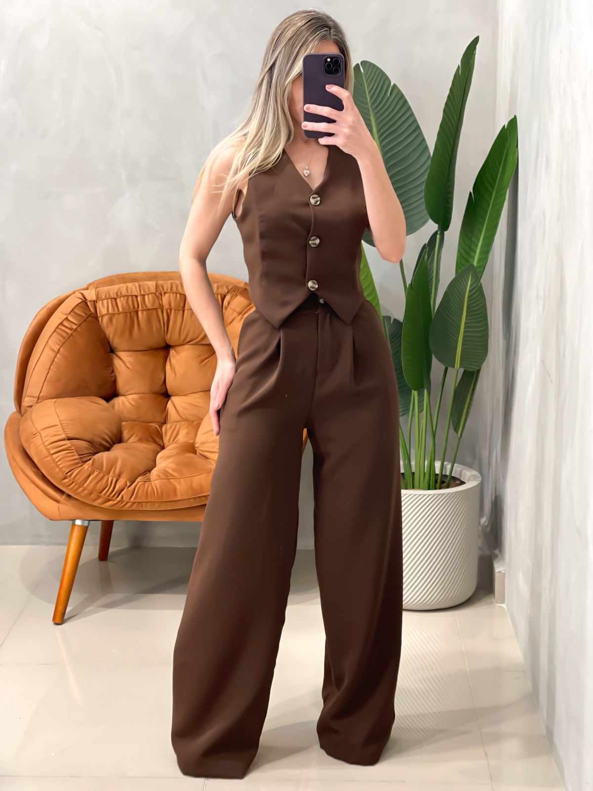 Conjunto em Alfaiataria Colete e Calça Pantalona Sofia