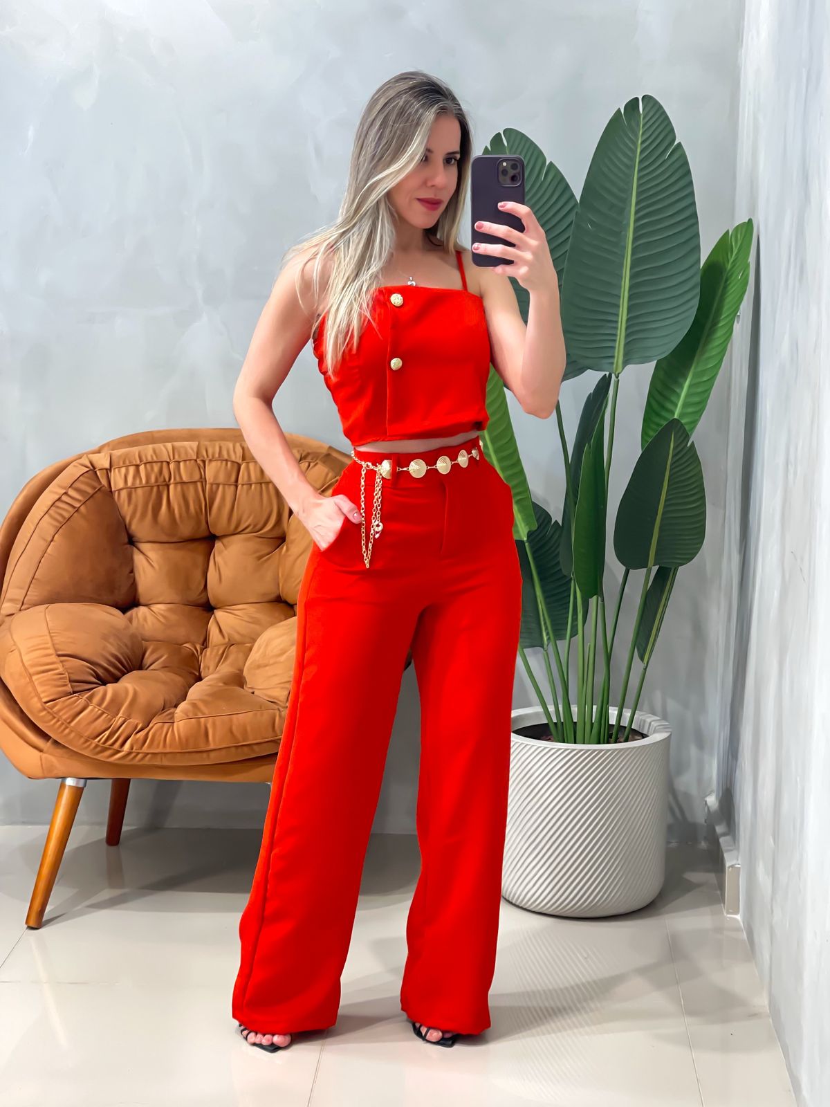 Conjunto em Alfaiataria Calça Pantalona e Cropped Bianca
