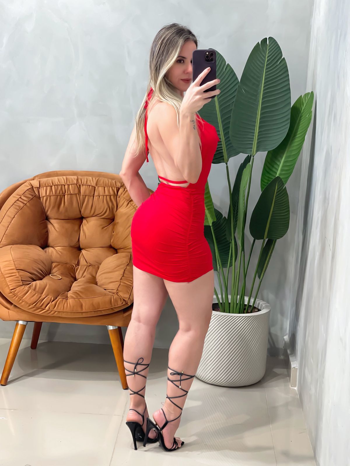 Vestido Curto em Poliamida Plissado com Gola Boba Graziela