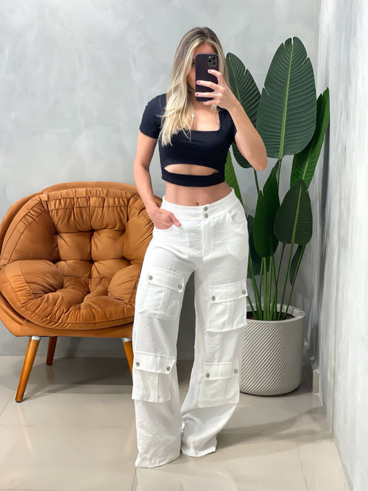 Cropped em Poliamida Manga Curta Decote Quadrado com Recorte Brenda